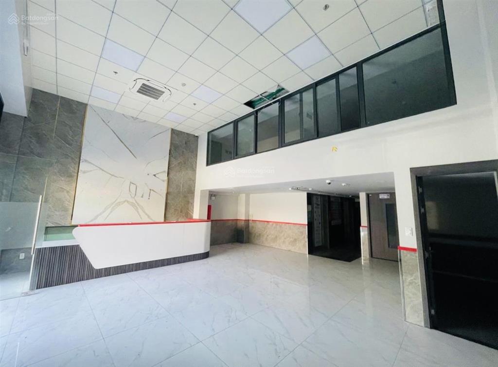 Cho thuê toà nhà 7 tầng phan đăng lưu , dtsd 1300m2 , 2 thang máy , pccc đầy đủ ,gọi văn phú