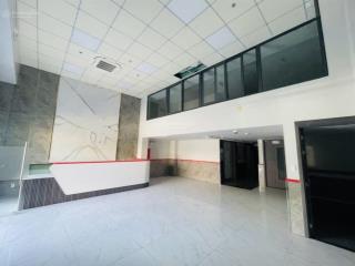 Cho thuê toà nhà 7 tầng phan đăng lưu , dtsd 1300m2 , 2 thang máy , pccc đầy đủ ,gọi văn phú