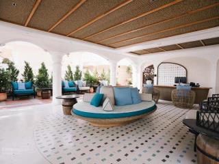 Cho thuê khách sạn 4 sao mặt tiền trần hưng đạo , 30 phòng khách sạn căn hộ , hồ bơi , gọi văn phú