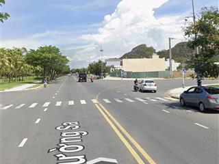 Cho thuê lô đất 3 mặt tiền trường sa, dt 3000m2, ngang 25m, hđ 7 năm lâu dài, gọi văn phú
