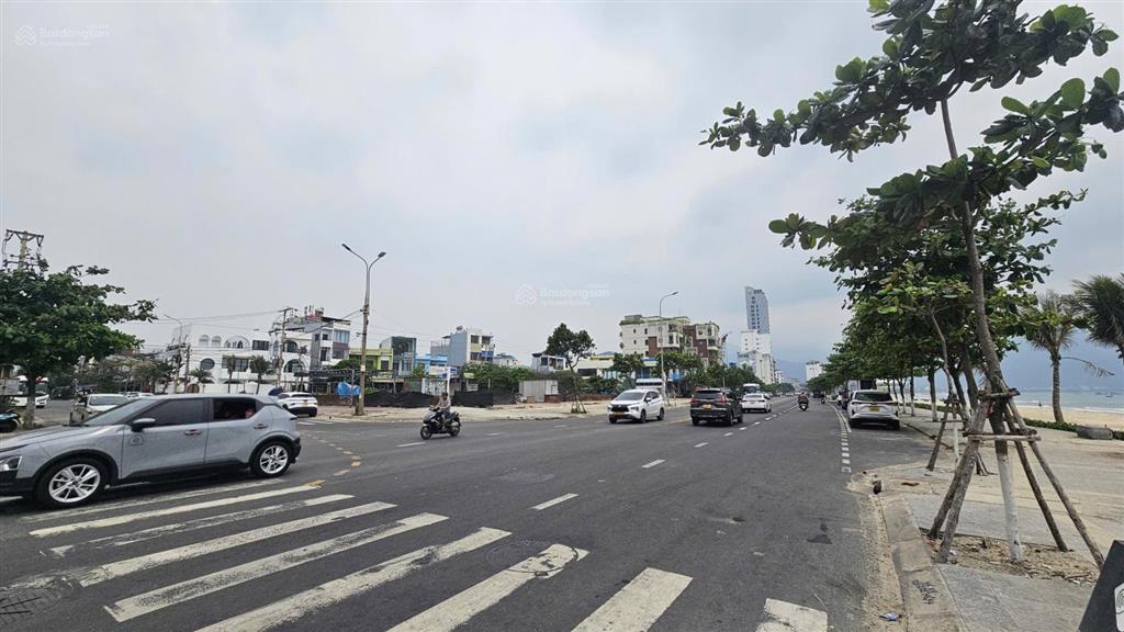 Cho thuê lô đất 3 mặt tiền view biển võ nguyên giáp, 2000m2, ngang 18m, gọi văn phú