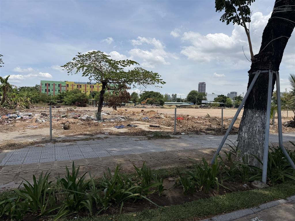 Cho thuê lô đất 460m2 võ văn kiệt, ngang 30m, hđ 5 năm, gần biển khu du lịch, gọi văn phú