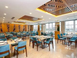 Cho thuê khách sạn 4 sao 15 tầng mặt tiền hòa cường, dtsd 7500m2, 100 phòng, gọi văn phú