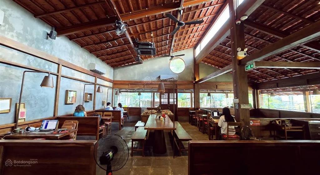 Cho thuê lô góc 2 mặt tiền hoàng kế viêm, dtsd 600m2, ngang 11m6, khu sầm uất, gọi văn phú