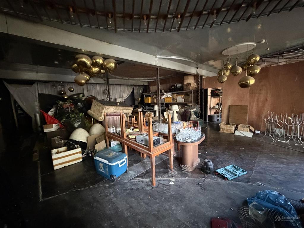 Cho thuê nhà 2 tầng mặt tiền trần quốc toản, ngang 25m, 400m2, ngay bạch đằng, gọi văn phú
