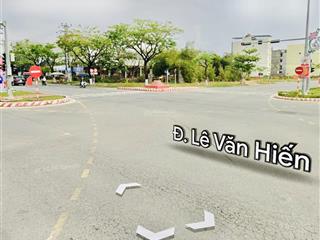 Cho thuê lô đất 3 mặt tiền lê văn hiến, ngay ngã 4 sầm uất, 2500m2, ngang 50m, gọi văn phú