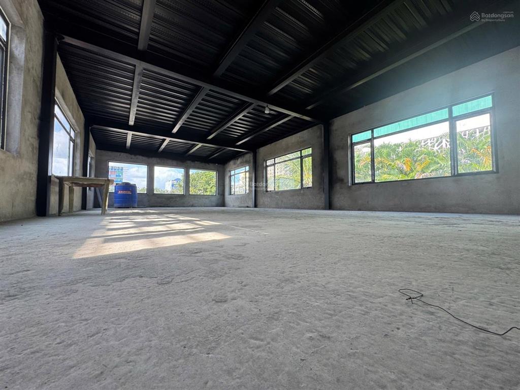 Cho thuê nhà 2 mặt tiền 2 tầng mặt tiền bạch đằng, 500m2, ngang 11m, gọi văn phú