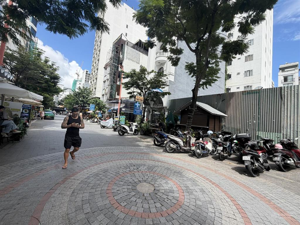 Cho thuê lô đất an thượng 2, ngay khu đi bộ phố tây, 270m2, ngang 15m, hđ 5 năm, gọi văn phú