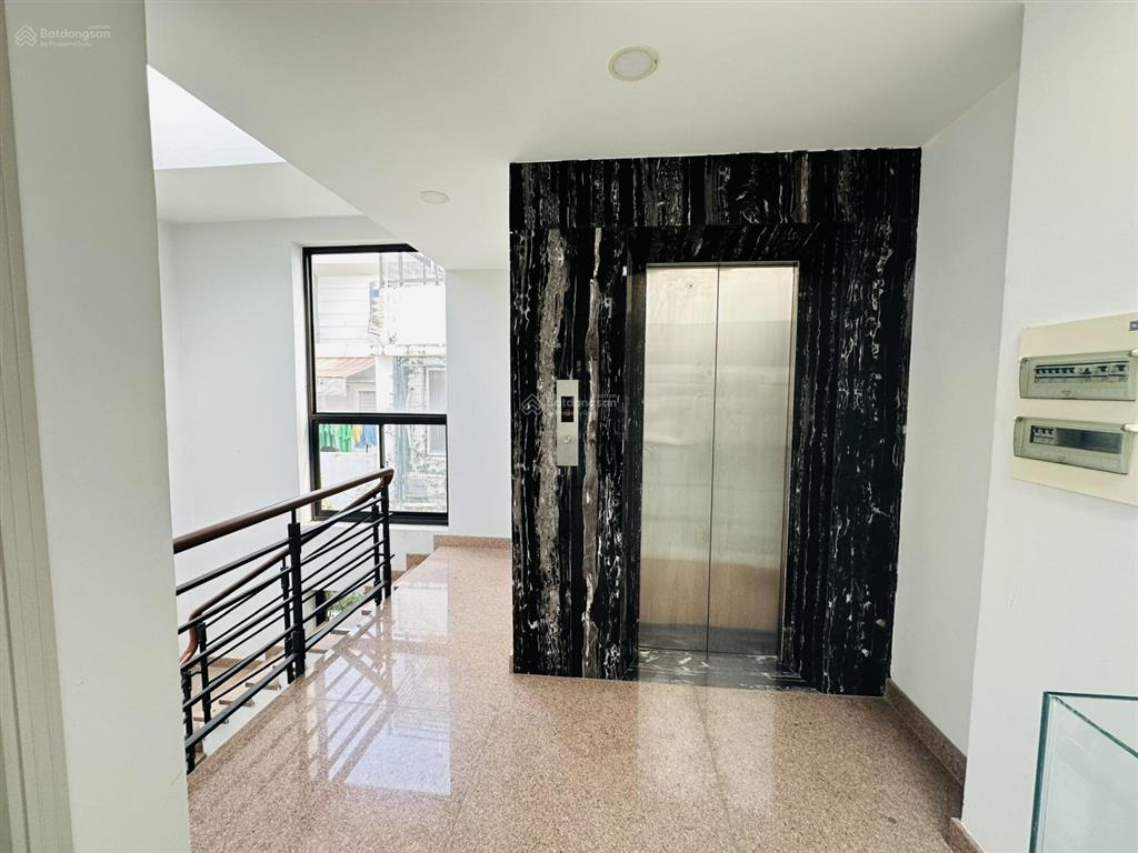 Bán nhà q. 7 tại 51 đường số 7, kdc phú mỹ vph, dt 126m2, giá 24 tỷ, có thang máy,  0901 424 ***