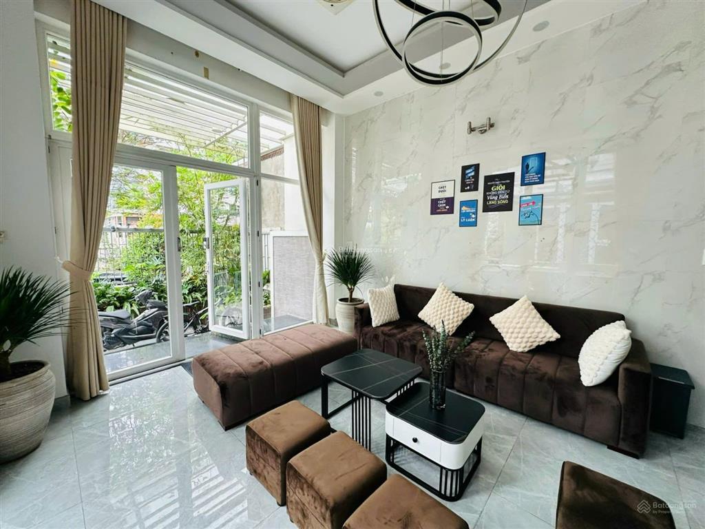 Bán biệt thự kdc jamona golden silk, 7.4x18m, giá 22.5 tỷ đang cho thuê 30tr,  sơn 0901 424 ***