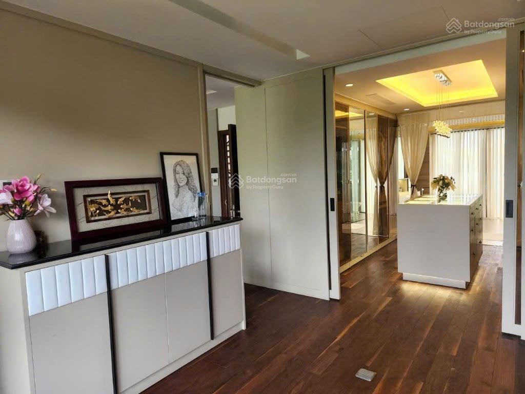 Bán gấp biệt thự đơn lập view sông, kdc nine south dt 344m2 giá 66.8tỷ, full nt,  0901 424 *** sơn