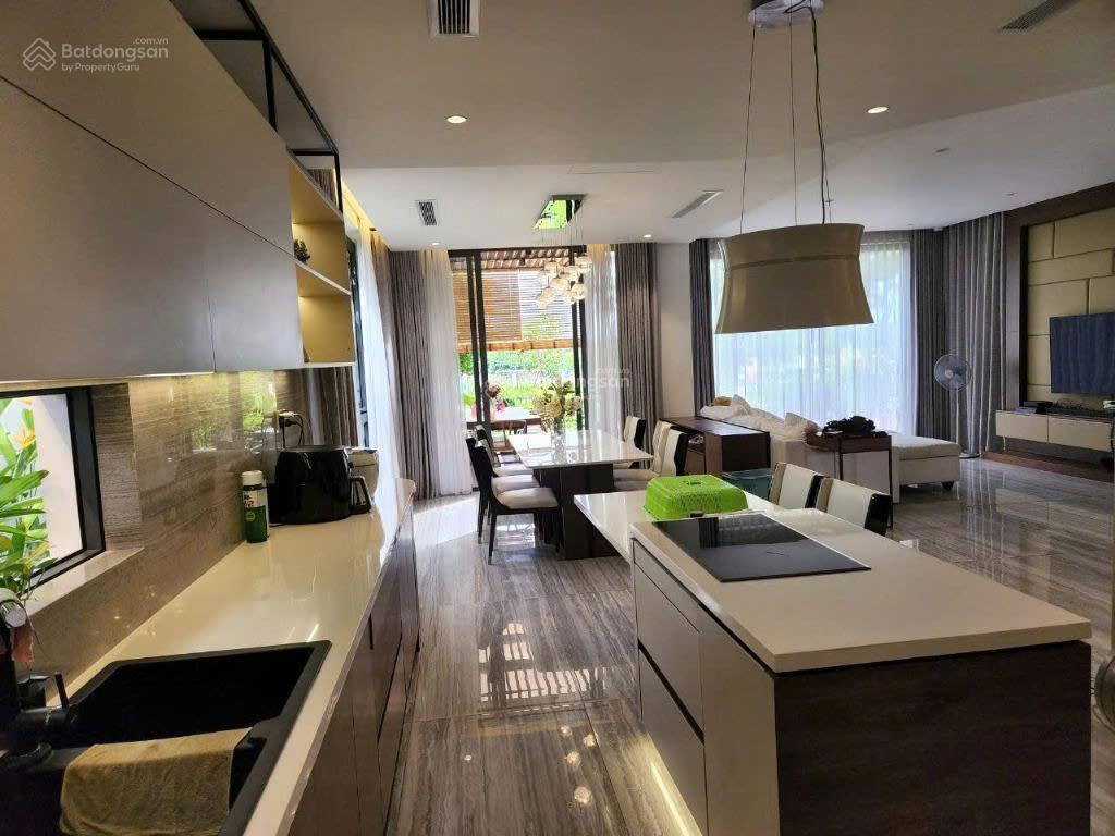 Bán gấp biệt thự đơn lập view sông, kdc nine south dt 344m2 giá 66.8tỷ, full nt,  0901 424 *** sơn