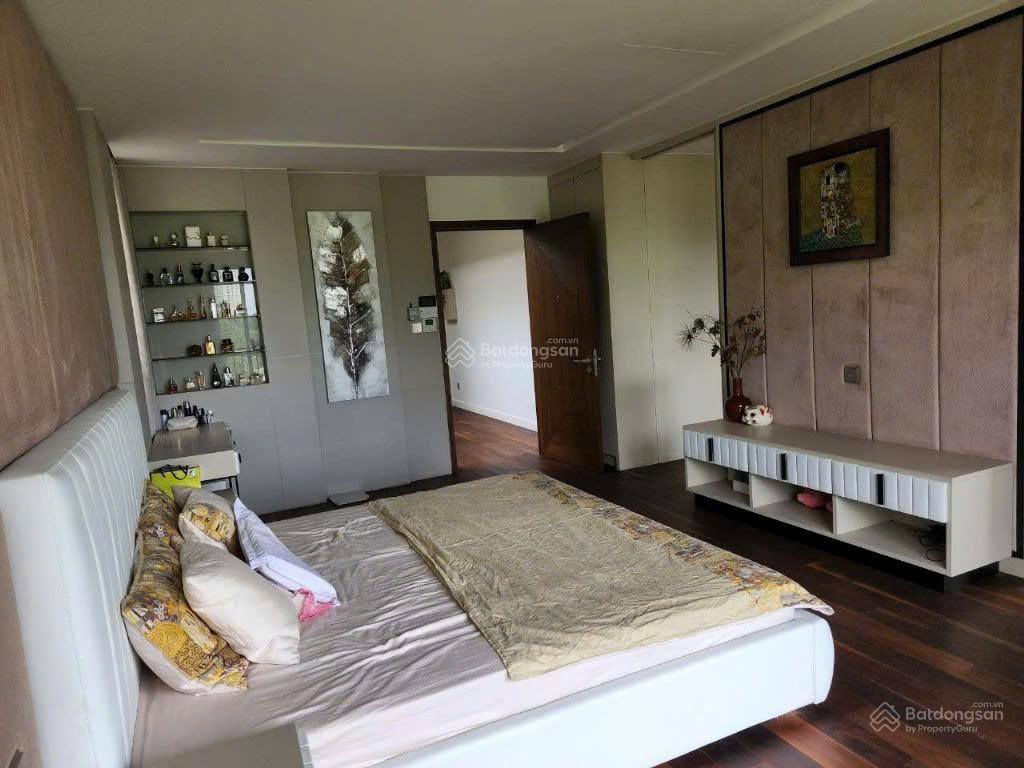 Bán gấp biệt thự đơn lập view sông, kdc nine south dt 344m2 giá 66.8tỷ, full nt,  0901 424 *** sơn
