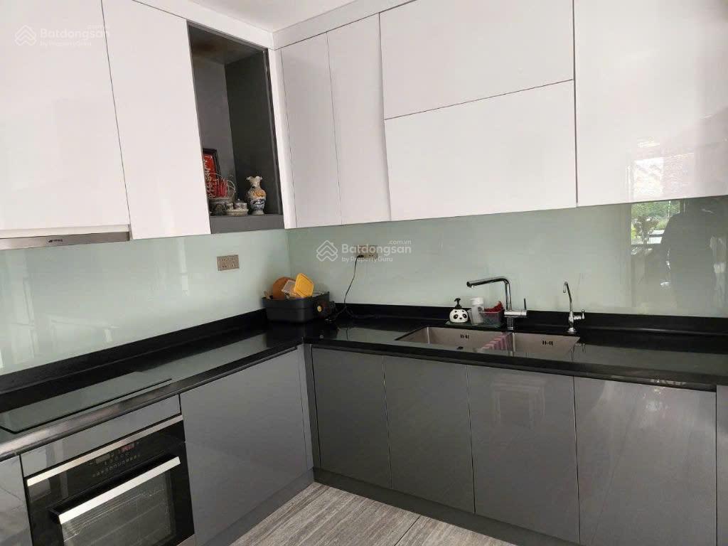 Bán gấp biệt thự đơn lập view sông, kdc nine south dt 344m2 giá 66.8tỷ, full nt,  0901 424 *** sơn