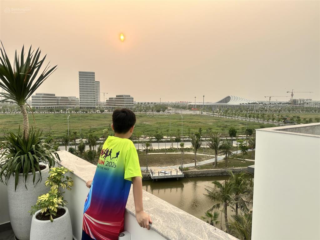 Căn ngoại giao đối diện vườn hoa 90m2 3t sol garden nam long mt 6m hơn 7tỷ đón cầu nguyễn trãi