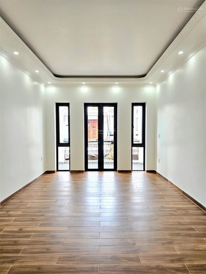 Nhà 4 tầng 70m2 sân cổng nguyễn đức cảnh  ô tô tránh nhau đường 6m  gần hồ tam bạc, bảo vệ 24/24