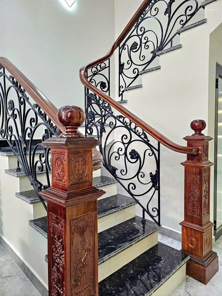 Nhà 4 tầng 70m2 sân cổng nguyễn đức cảnh  ô tô tránh nhau đường 6m  gần hồ tam bạc, bảo vệ 24/24