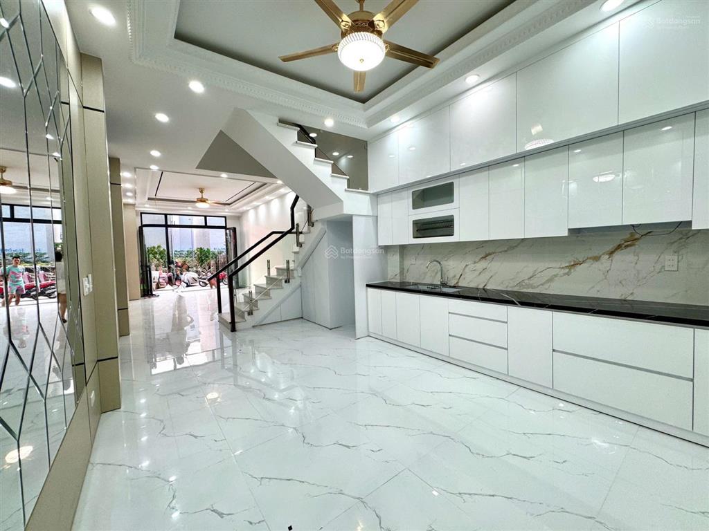 Giá hời tdc a51 hồ sen 56m2 4 tầng chỉ 6,99tỷ  đường 12m xây mới ngay aeon mall,b.xe vĩnh niệm