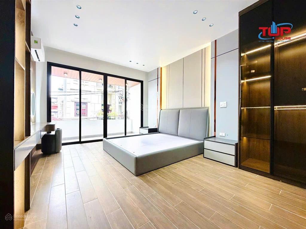 Nhà mới tinh full đồ thang máy 67m²  4 tầng ô tô tránh nhau lê lợi nq sau giáp ngõ