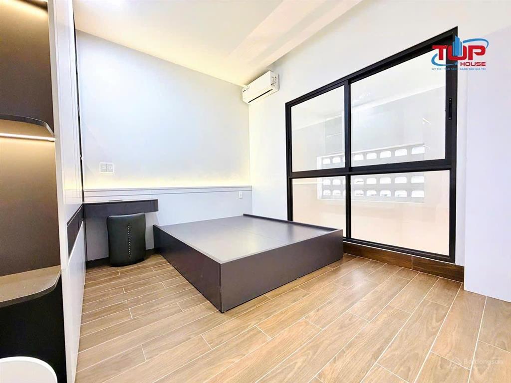 Nhà mới tinh full đồ thang máy 67m²  4 tầng ô tô tránh nhau lê lợi nq sau giáp ngõ