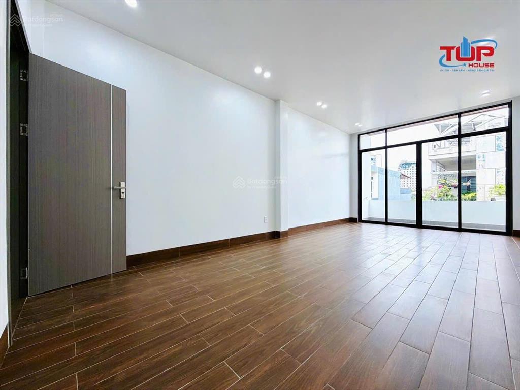 Nhà mới tinh full đồ thang máy 67m²  4 tầng ô tô tránh nhau lê lợi nq sau giáp ngõ