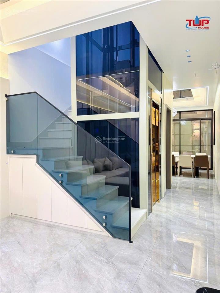 Nhà mới tinh full đồ thang máy 67m²  4 tầng ô tô tránh nhau lê lợi nq sau giáp ngõ