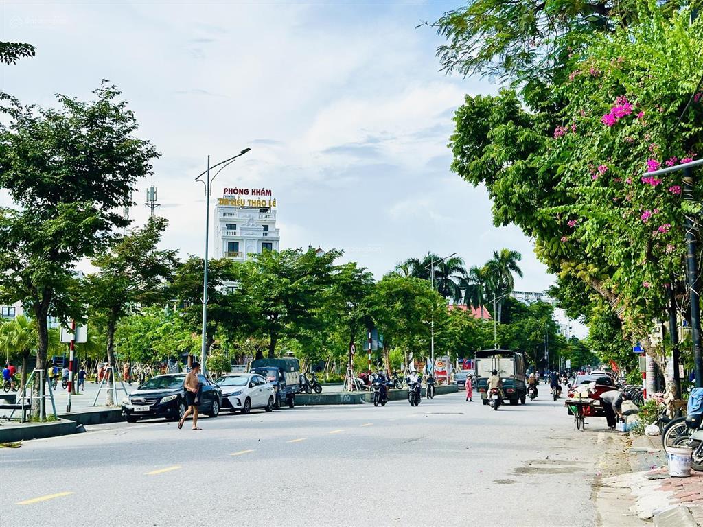 Bán đất lõi trung tâm 40,8m2 mt 4,8m đường 12m ô tô tránh  47 lê lai, nq  giá cực rẻ 97tr/m2 sđcc