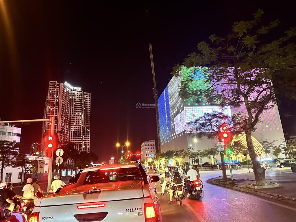 Bán căn góc 2 mặt tiền 5 tầng  68m2  đường 16m thiên lôi  gần aeon mall, vinme full nội thất xịn