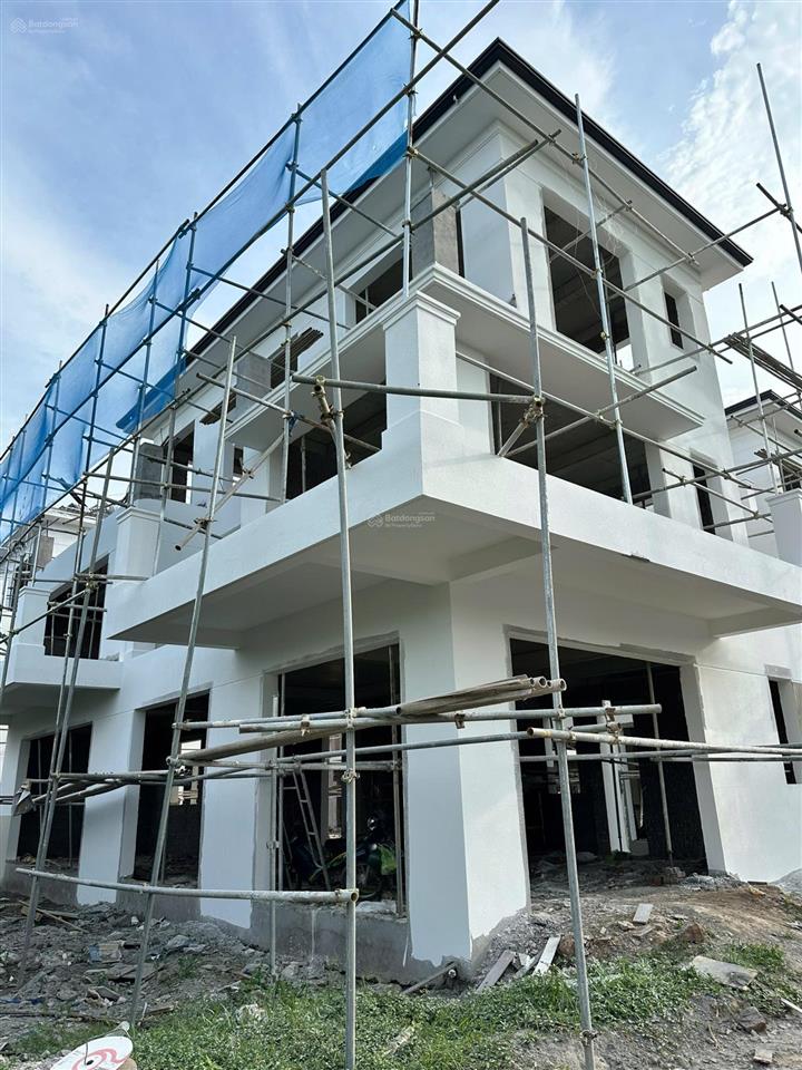 Biệt phủ vip đơn lập góc view sông 303m2  mt 16m  3 tầng, sol garden nam long đón cầu nguyễn trãi