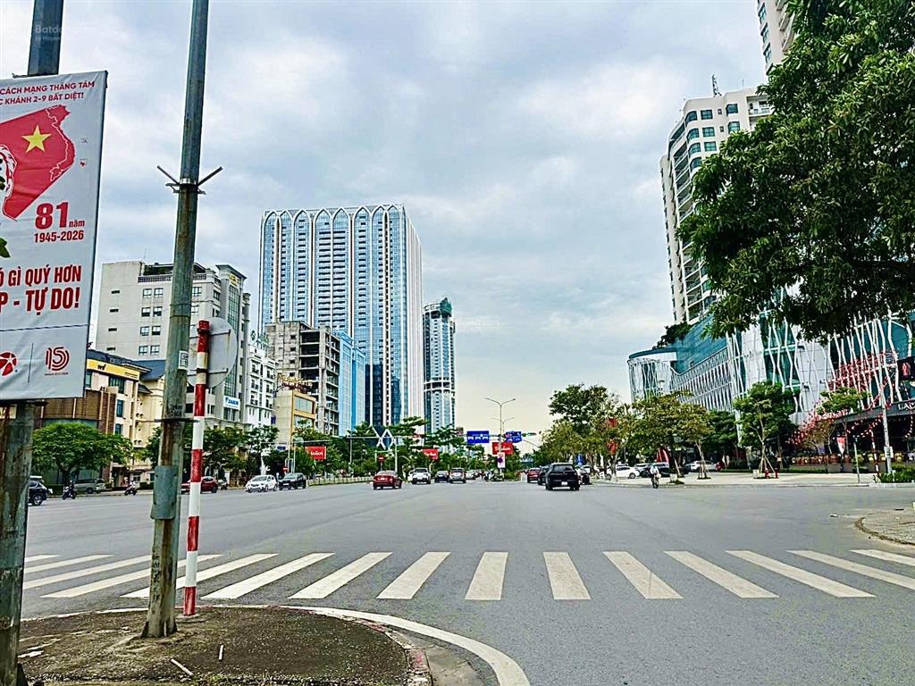 Nhà 6t thang máy ngay siêu thị go, lê hồng phong, 60m2 mt 4,3m full nội thất cao cấp, view vườn hoa