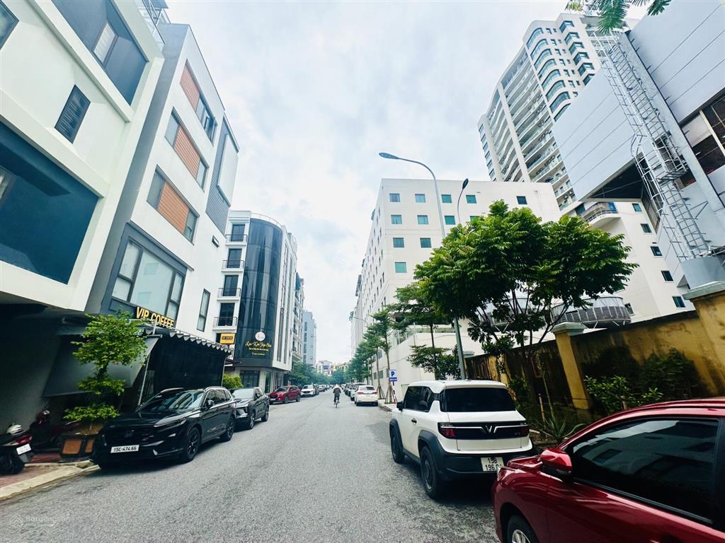 Nhà 6t thang máy ngay siêu thị go, lê hồng phong, 60m2 mt 4,3m full nội thất cao cấp, view vườn hoa