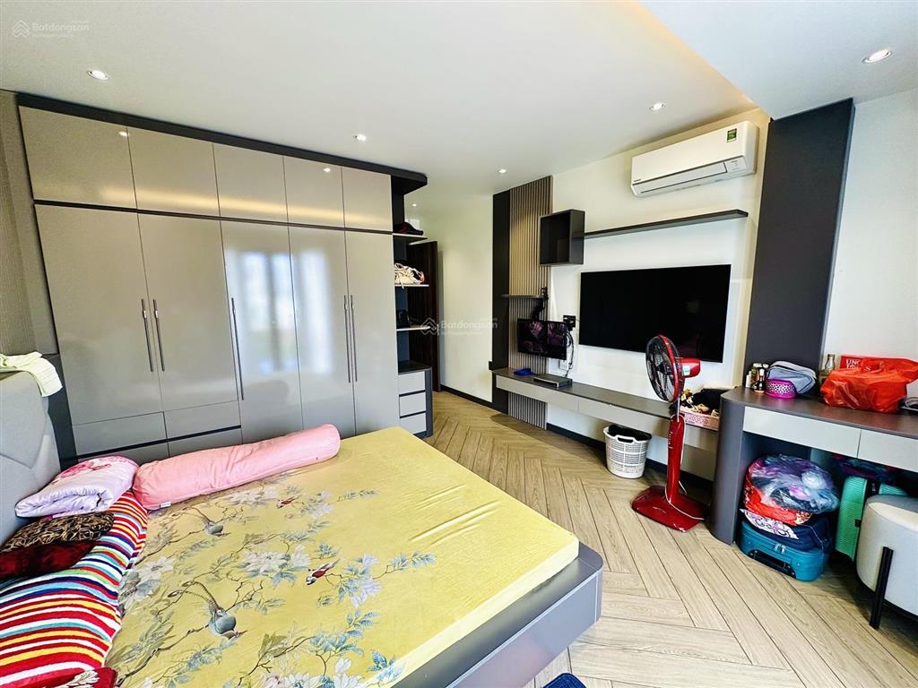 Nhà 6t thang máy ngay siêu thị go, lê hồng phong, 60m2 mt 4,3m full nội thất cao cấp, view vườn hoa