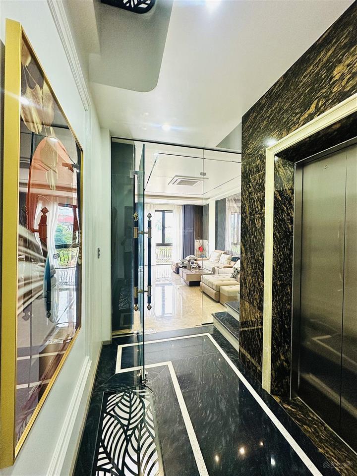 Nhà 6t thang máy ngay siêu thị go, lê hồng phong, 60m2 mt 4,3m full nội thất cao cấp, view vườn hoa