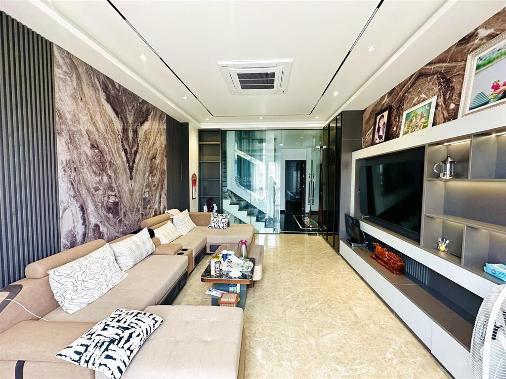 Nhà 6t thang máy ngay siêu thị go, lê hồng phong, 60m2 mt 4,3m full nội thất cao cấp, view vườn hoa