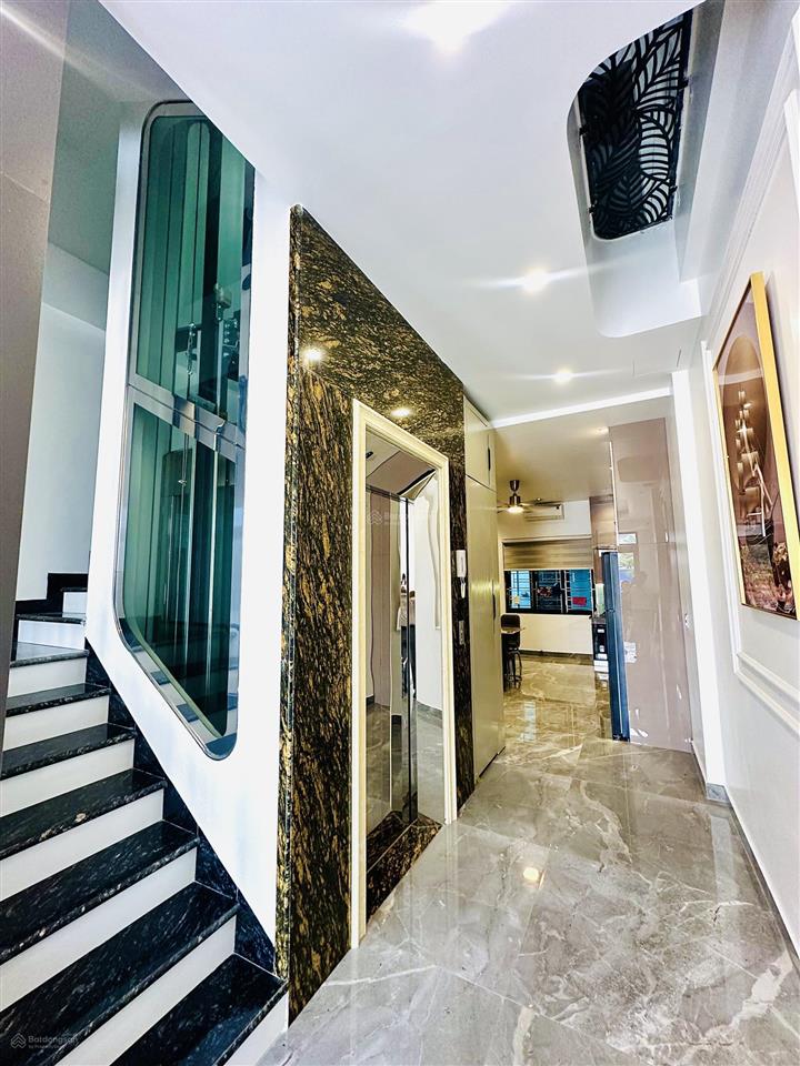 Nhà 6t thang máy ngay siêu thị go, lê hồng phong, 60m2 mt 4,3m full nội thất cao cấp, view vườn hoa