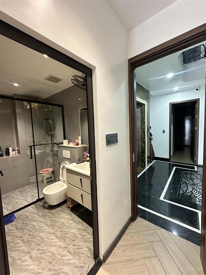 Nhà 6t thang máy ngay siêu thị go, lê hồng phong, 60m2 mt 4,3m full nội thất cao cấp, view vườn hoa