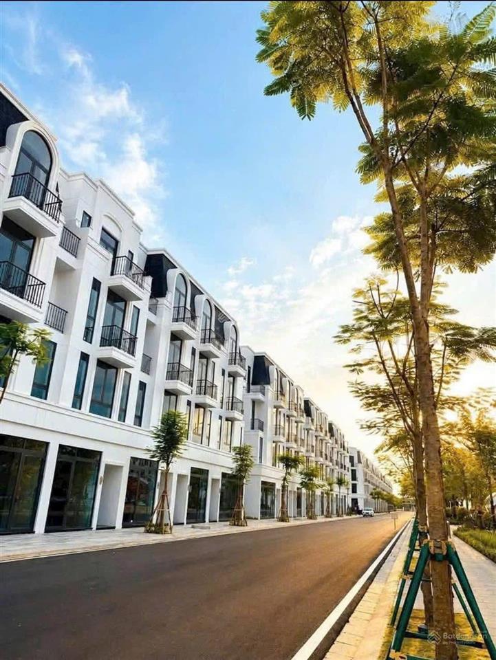 Hơn 4 tỷ căn 4 tầng 63m2 vlasta  tt núi đèo khu đô thị k ngủ đường 12m ô tô tránh nhau
