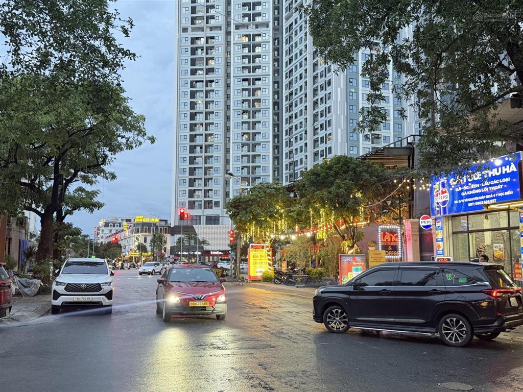 Bán nhà 4 tầng mới tinh lô góc 43m2 full nội thất đường 7m oto tránh nhauthiên lôi gần aeon mall