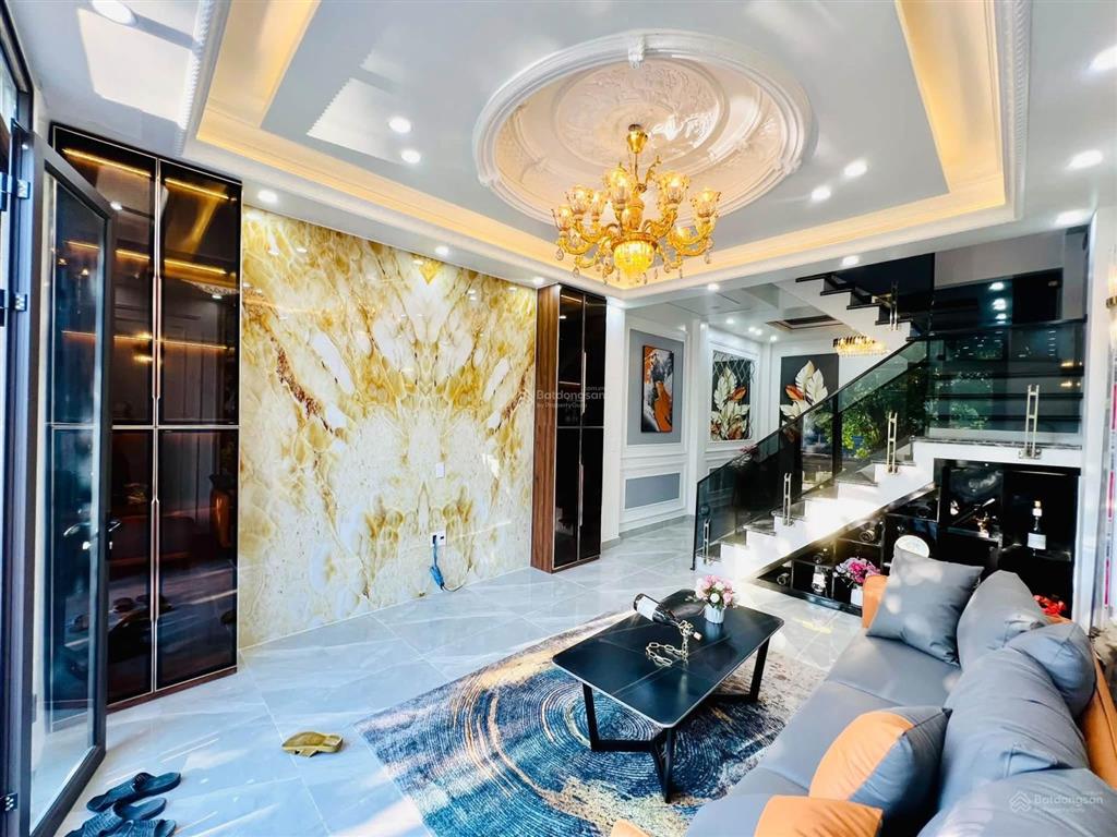 Bán nhà 4 tầng mới tinh lô góc 43m2 full nội thất đường 7m oto tránh nhauthiên lôi gần aeon mall