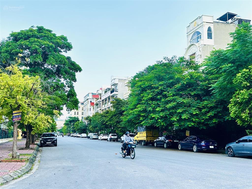Bán đất 60m2 mặt đường 25m trần hoàn,hải an
sổ đỏ 7,x tỷ xung quanh đã xây kín thông p, bùi viện