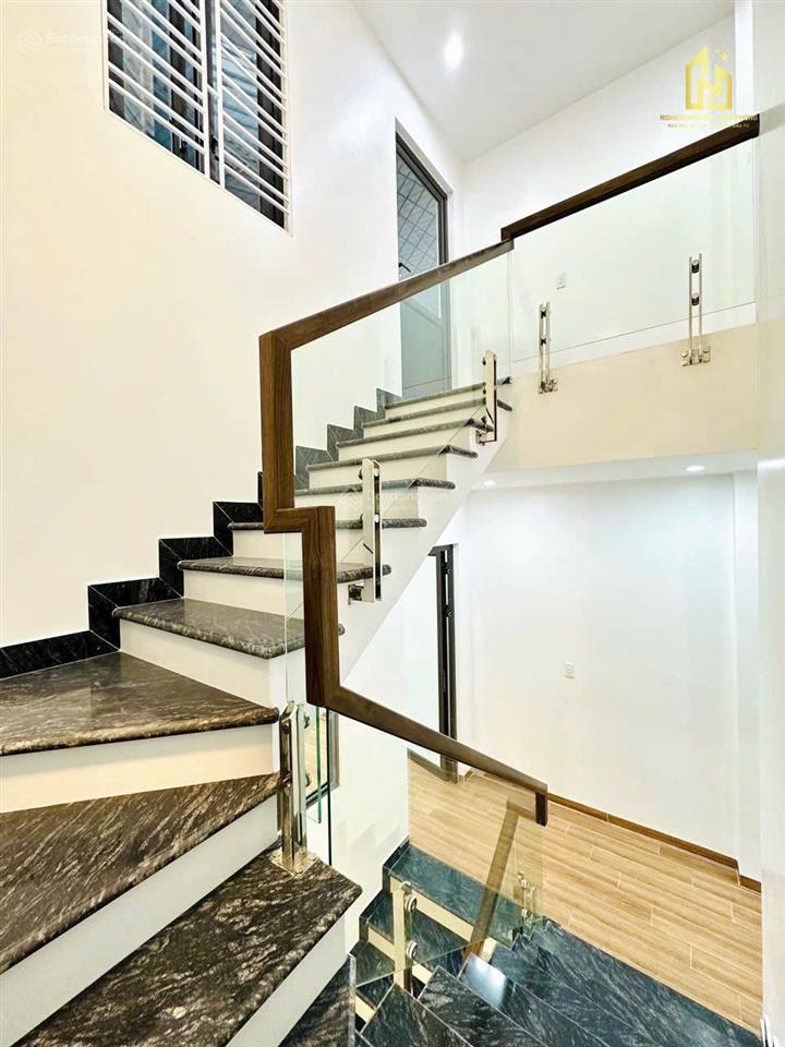 Nhà đẹp xây mới độc lập, full đồ 4 tầng 50m2 phố đông khê, ngay gần lô 22 p, ngõ nông, đông nam
