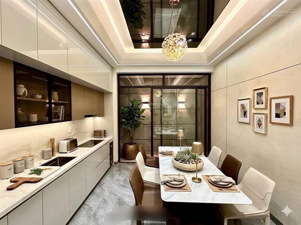 Căn 71m24 tầngoto tránh full đồ xịn thag máymặt đường thông kinh doanh tuyến 2 lê lợingô quyền