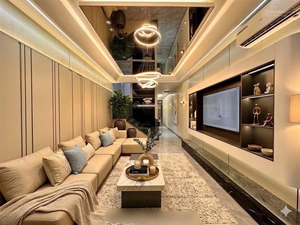 Căn 71m24 tầngoto tránh full đồ xịn thag máymặt đường thông kinh doanh tuyến 2 lê lợingô quyền