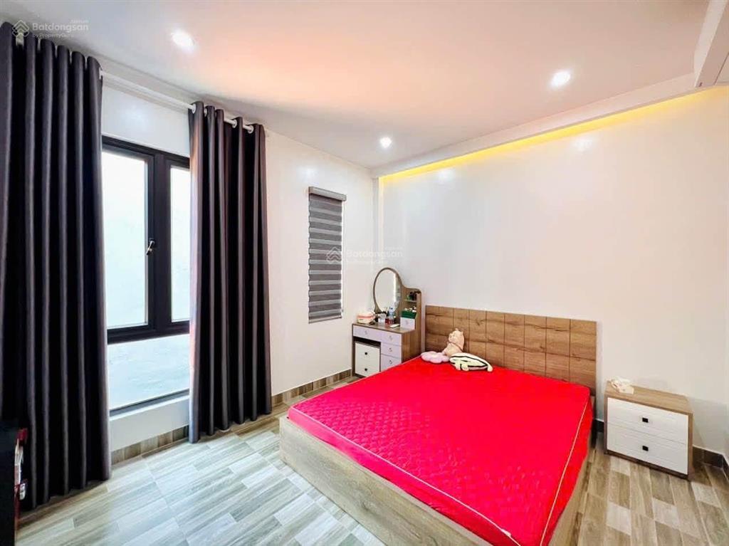 Bán nhà lõi trung tâm hàng kênh mới xây 2 năm 40m2độc lập 3 tầng1 quành nông đến nhà3,3 tỷsđcc
