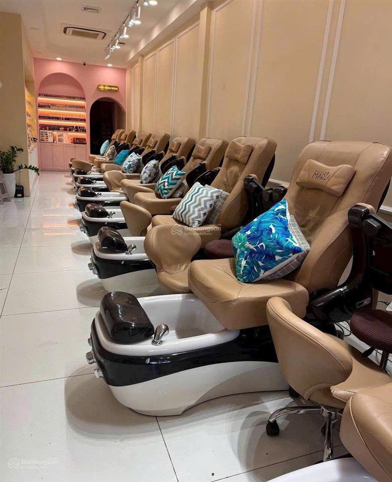 Cho thuê mb đẹp top 2 thảo điền, q2, dt sàn 160m2. khu vực cực kỳ sầm uất, đông khách nước ngoài