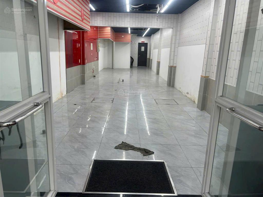 Cho thuê nhà mt đường thảo điền, q2. khu kd sầm uất. dt 121,8m2. 1 trệt 2 lầu. 2 mt trước sau