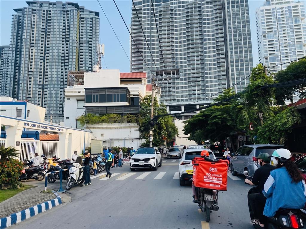 Bán toà nhà căn hộ mới 100% thảo điền hđt 85tr/th đã ký 6 năm 5 tầng thang máy 13 căn hộ chỉ 29.2tỷ