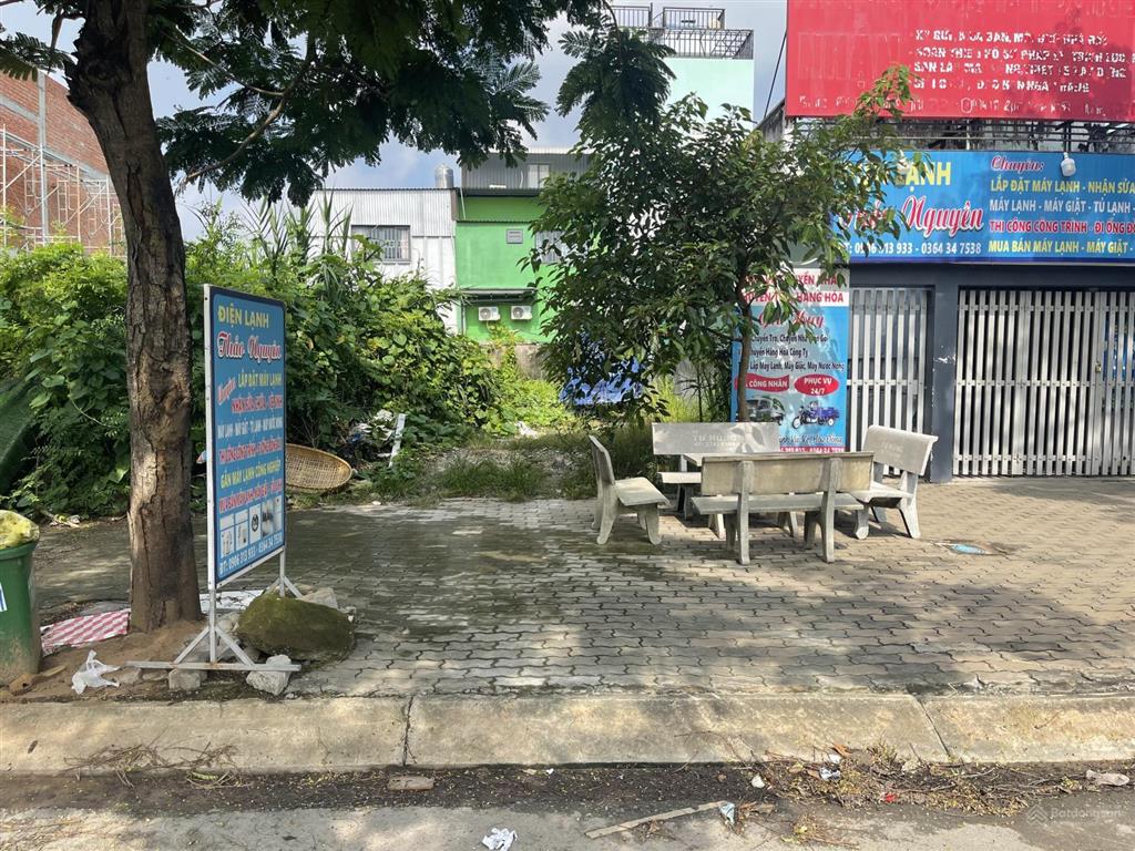 Cần bán lô đất đường d8 (24m) kdc long hậu. dt 5m x 20m, vị trí đẹp. giá 3 tỷ 650tr thương lượng
