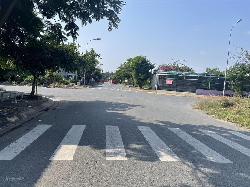 Bán gấp lô đất đường n11 (17m) kdc long hậu nam sài gòn. dt 5m x 20m, sổ đỏ riêng. vị trí đẹp
