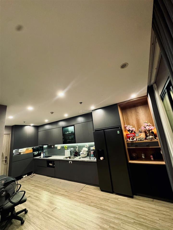 Chính chủ bán căn hộ góc 2pn+ 63,7m2 tầng trung full đồ đẹp giá 4,2 tỷ
